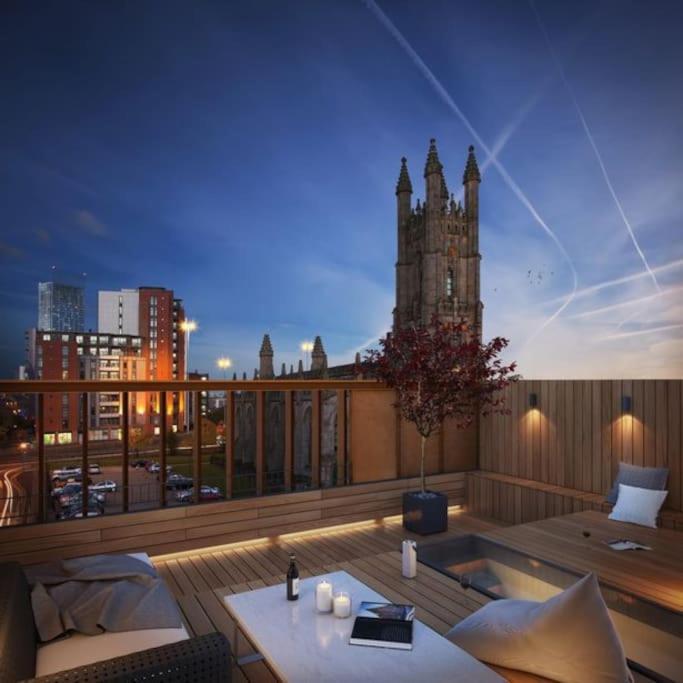 Luxury New Built Split-Level Flat With Rooftop Gardens Access Manchester Bagian luar foto