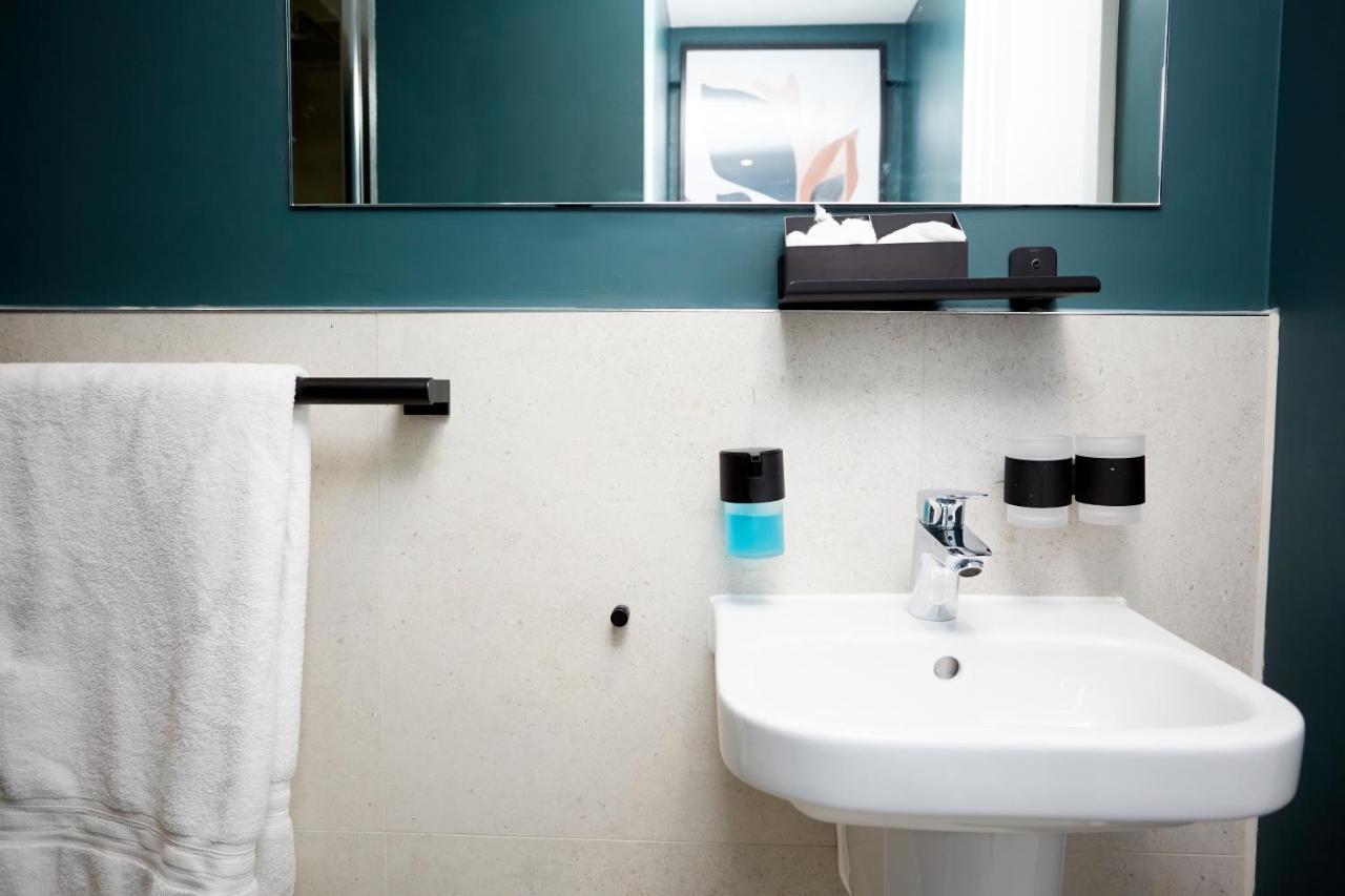 Luxury New Built Split-Level Flat With Rooftop Gardens Access Manchester Bagian luar foto