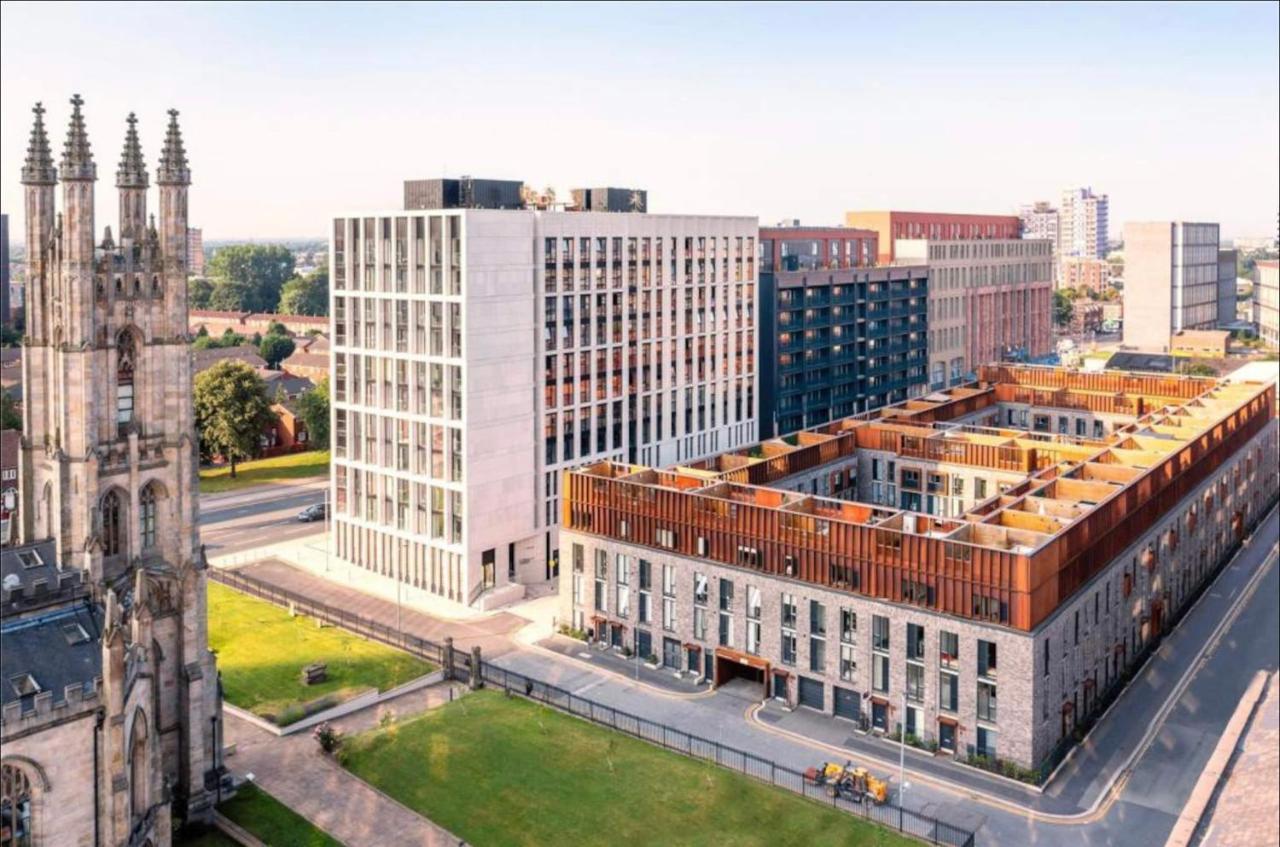 Luxury New Built Split-Level Flat With Rooftop Gardens Access Manchester Bagian luar foto
