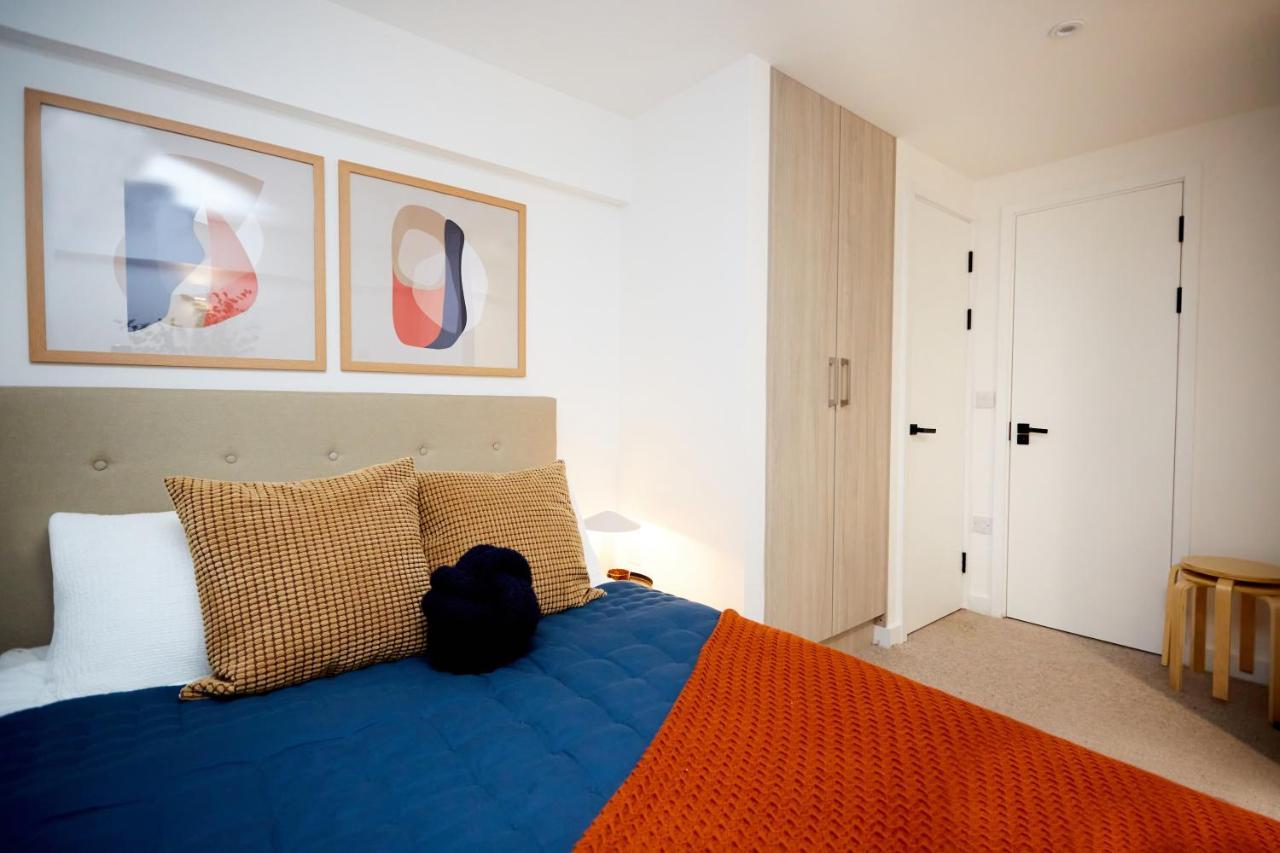 Luxury New Built Split-Level Flat With Rooftop Gardens Access Manchester Bagian luar foto